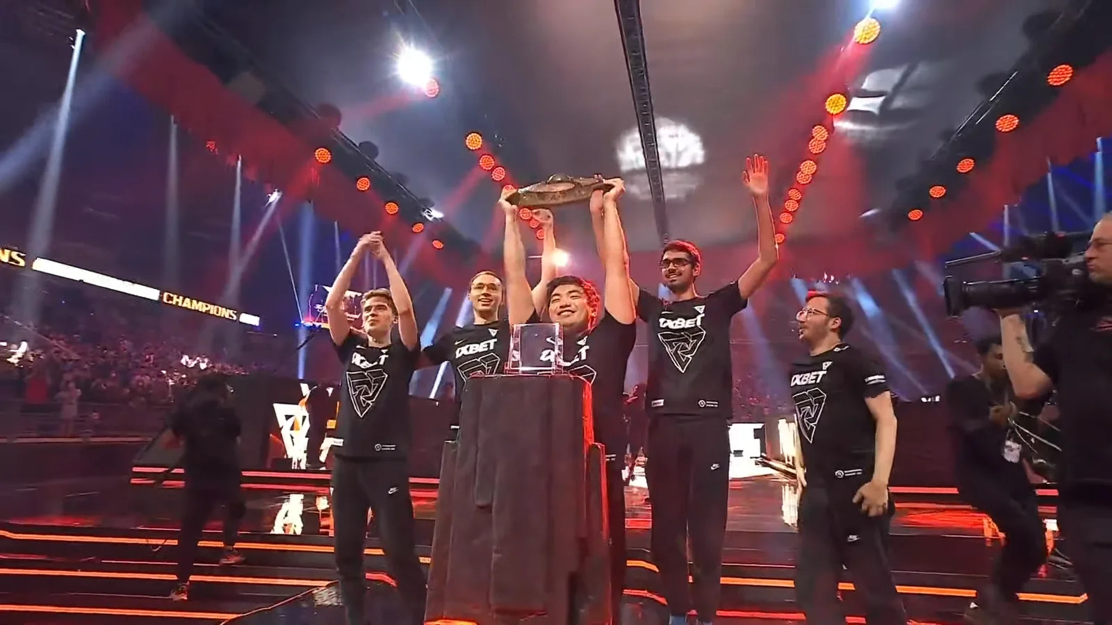 TI15中國區(qū)預(yù)選賽：AR戰(zhàn)隊(duì)敗者組逆襲一穿五，決勝團(tuán)戰(zhàn)鎖定TI15門票